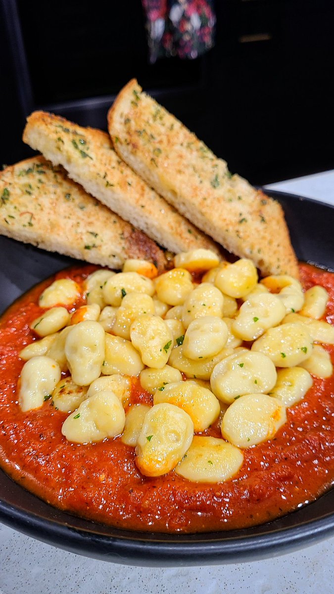 I eat skulls for dinner.

💀👻🎃

(Gnocchi w/ garlic butter, red pesto tomato sauce and garlic bread.)