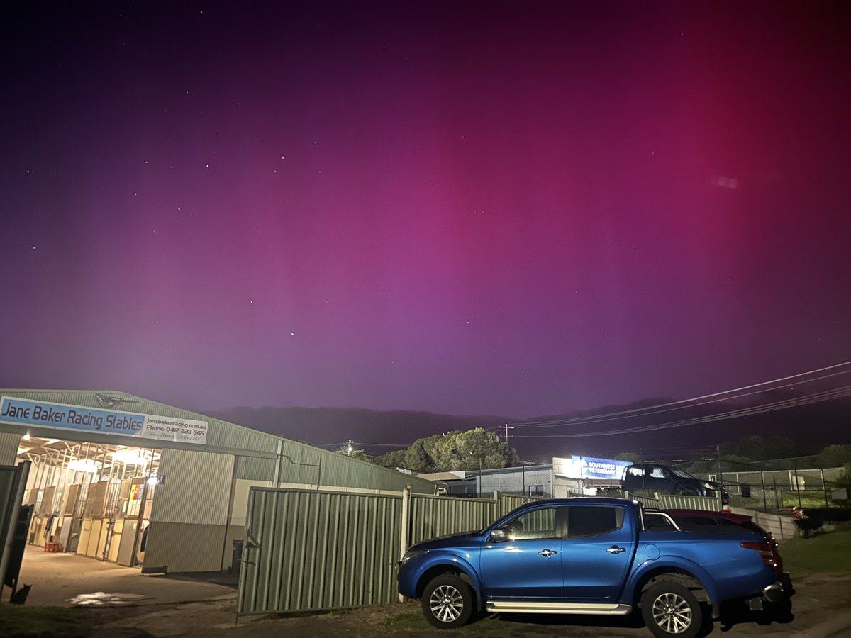 janebakerracing's tweet photo. But of aurora action this morning @VicStormChasers https://t.co/JRnXMOX81Q