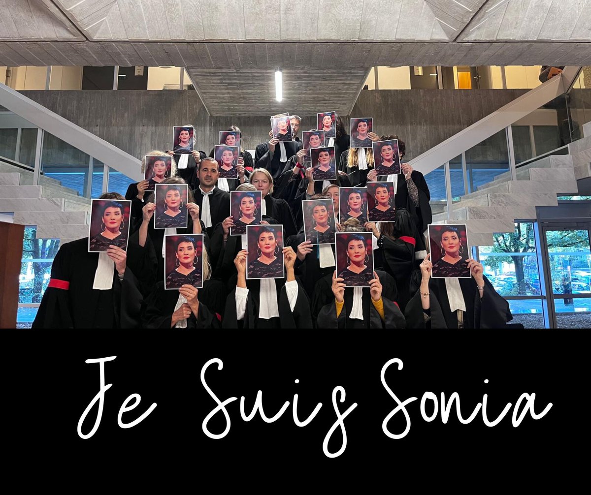 Comme les confrères du Barreau de Roanne, les <a href="/avocatsannecy/">Avocats Annecy</a>  étaient mobilisés ce matin en soutien aux confrères persécutés pour avoir défendu des valeurs universelles.
Nous étions tous Sonia DAHMANI
<a href="/Conf_Batonniers/">ConférenceBâtonniers</a>