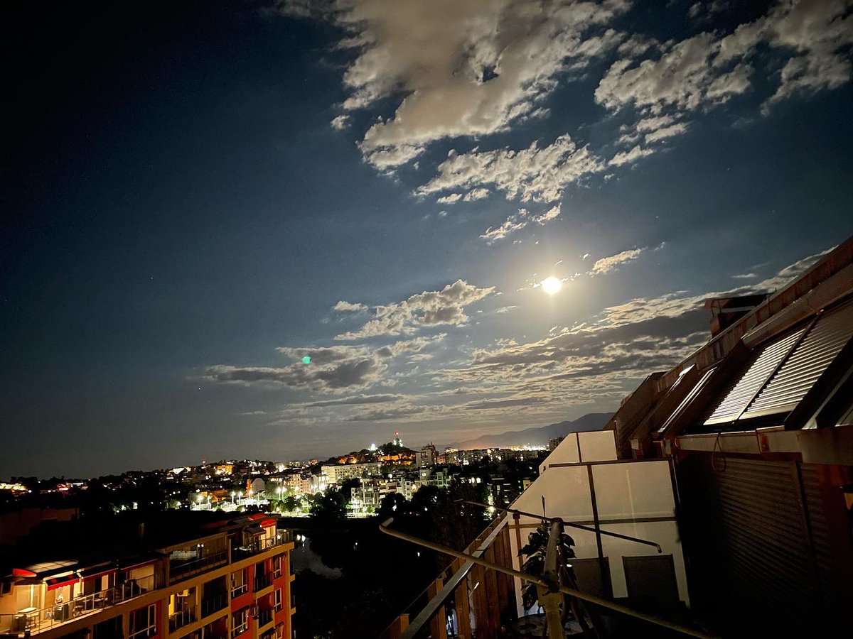 xhd_chen12's tweet image. Don&apos;t be afraid of making mistakes. Even if you make a mistake, don&apos;t be upset. Life is all about right and wrong. Moreover, there are many things that, looking back, right or wrong no longer matter. Good night, my world!