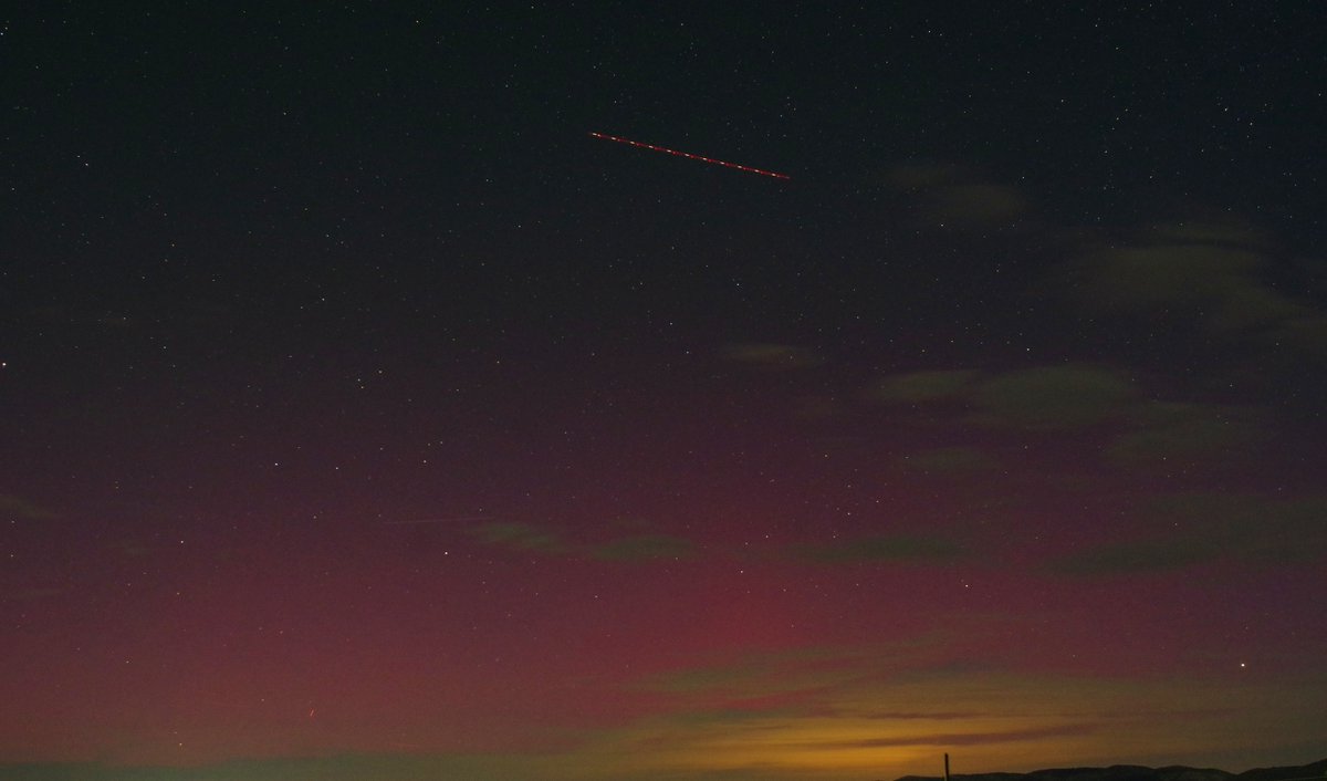 Horizonte norte en el Observatorio de Torremocha del Jiloca (Teruel) hace unos minutos. Segunda noche de 2024 que nos regala auroras boreales visibles desde 40 grados de latitud😎
