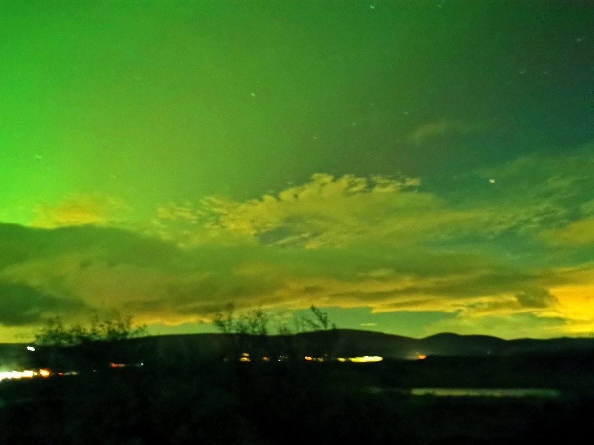 Aurora, stars and cool clouds. #aurora