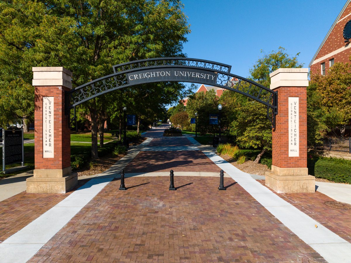 PresHendrickson's tweet photo. Welcome to all the chief academic officers participating in the @jesuitcolleges annual fall meeting over the next few days. It is always appreciated to spend time with these colleagues and collaborators! #JesuitEducated https://t.co/InBzGWQ9zL