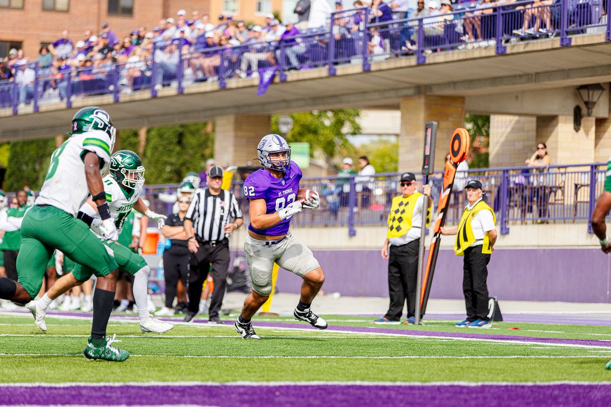 ⚪️TightEnd Thursday🟣

Two dudes that play the game the way it is intended, with violence and intelligence. 

But more importantly, with love for their brothers.