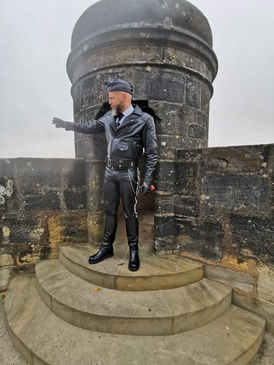 masterSunnyCook's tweet photo. @LeatherLegends Since I would probably look like this or similar, we would be a good match. What shoe size did you wear https://t.co/zAMIYCeYYD
