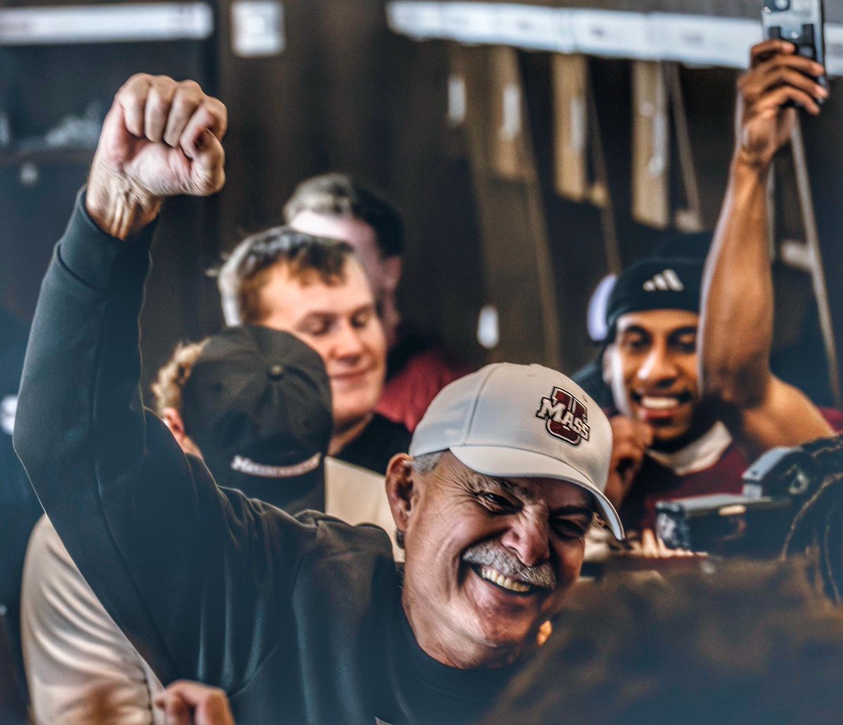 𝘵𝘩𝘦𝐒𝐈𝐗🏈 tweet media