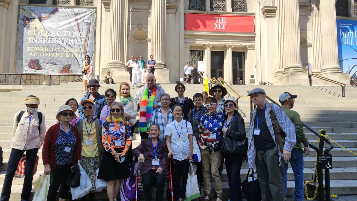 ProjectFIND_NYC's tweet image. 👵🖼️ Grandparents Take The Met! 🎨 Our Clinton OAC seniors from Project FIND enjoyed an inspiring day exploring timeless art, laughter, and connection at The Met! A memorable day celebrating creativity and community. #ProjectFINDNYC