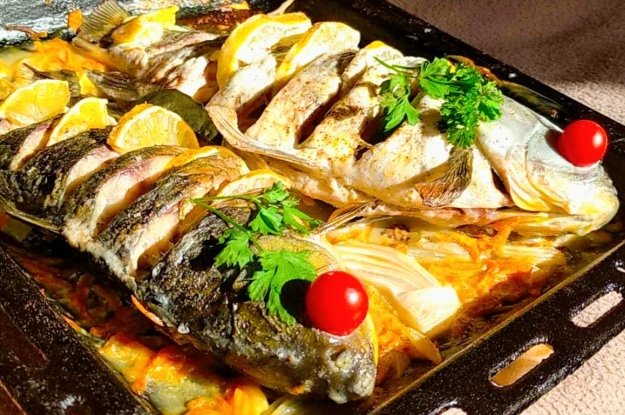 proborsch's tweet photo. Hey, #food lovers! 👋😊 Want to jazz up your #dinner? This crucian carp's an absolute belter! 🐟 Crispy #fish, creamy sauce, minimum effort - boom! 💥 It's like a fancy restaurant dish but in your own kitchen. Proper lush! #Recipe link here🏃‍♂️🏃‍♀️
https://t.co/QTrkyUvRTi

#proborsch https://t.co/WW2mxg68d6
