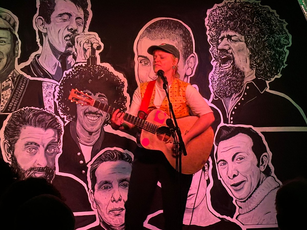 Wallis Bird rocking <a href="/BobsVenue/">Bobs Bar Hideout Music Venue</a> tonight.