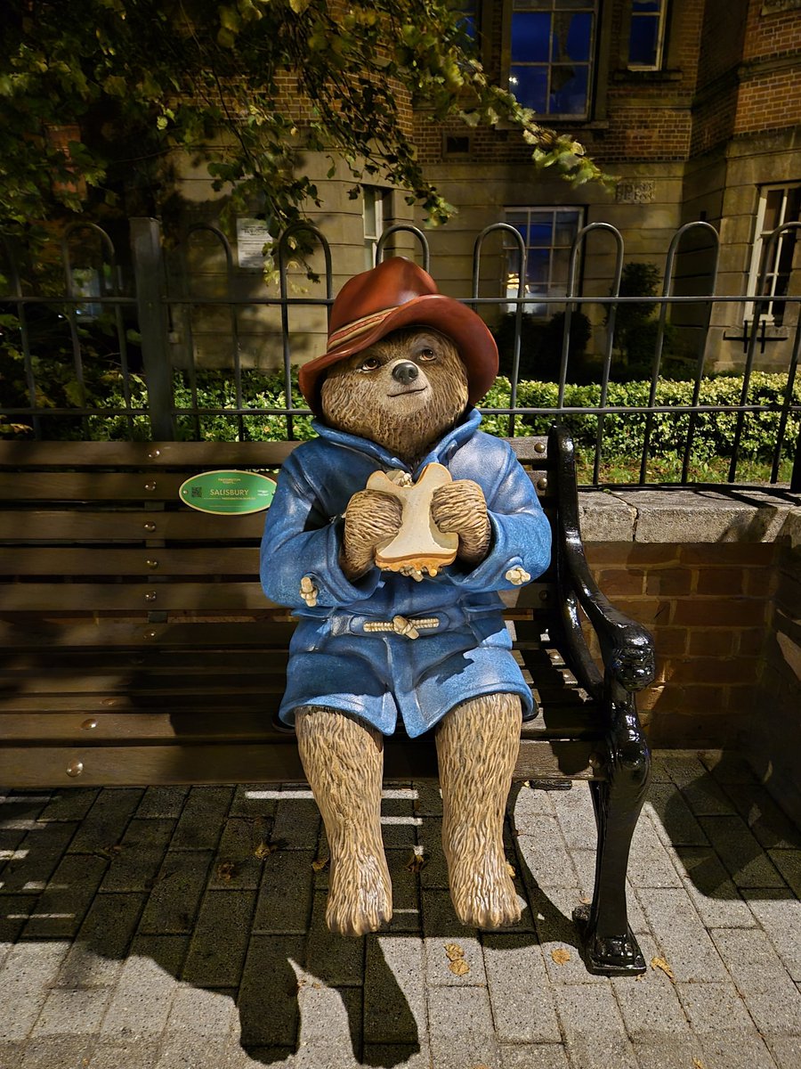 Does Aunt Lucy know he's out this late?

#PaddingtonInPeru #paddingtonbear #paddingtonbearstatue <a href="/paddingtonbear/">Paddington</a> 

#salisbury #PaddingtonInSalisbury