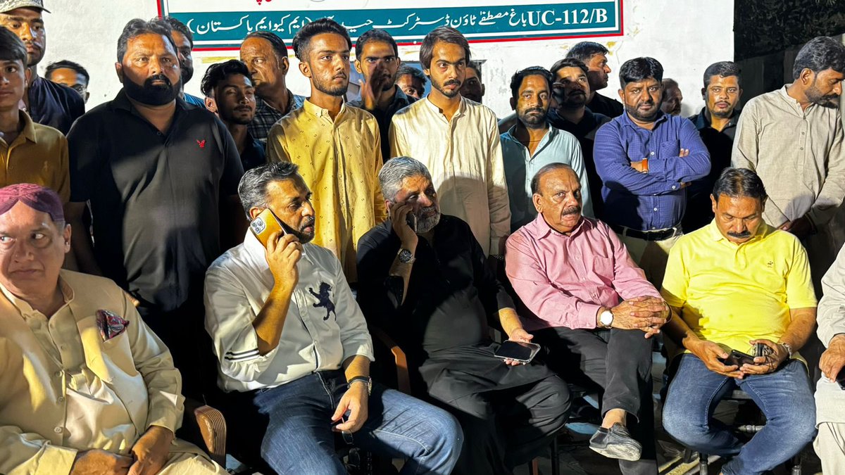 allaboutmqm's tweet photo. رات گئے سینئر مرکزی رہنماء ایم کیو ایم پاکستان سید مصطفی کمال، @KamalMQM انیس قاِئمخانی کی دیگر رہنماوُں کے ہمراہ حیدرآباد میں ہونے والے یوتھ کنونشن کے مقام باغ مصطفی گراوُنڈ آمد -انتظامات کا جائزہ لیا
 #YouthConvention https://t.co/5IjHRl69xe