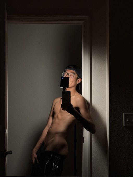 Watch OnlyVani 🪩's leaked NSFW photo on TwXstars