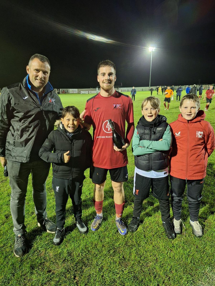Our MOM against Letchworth GC Eagles chosen by Freddie, George and Sam was awarded to Bailey Osbourne! 🏆

Well done, Bailey! 👏⚽️🏆