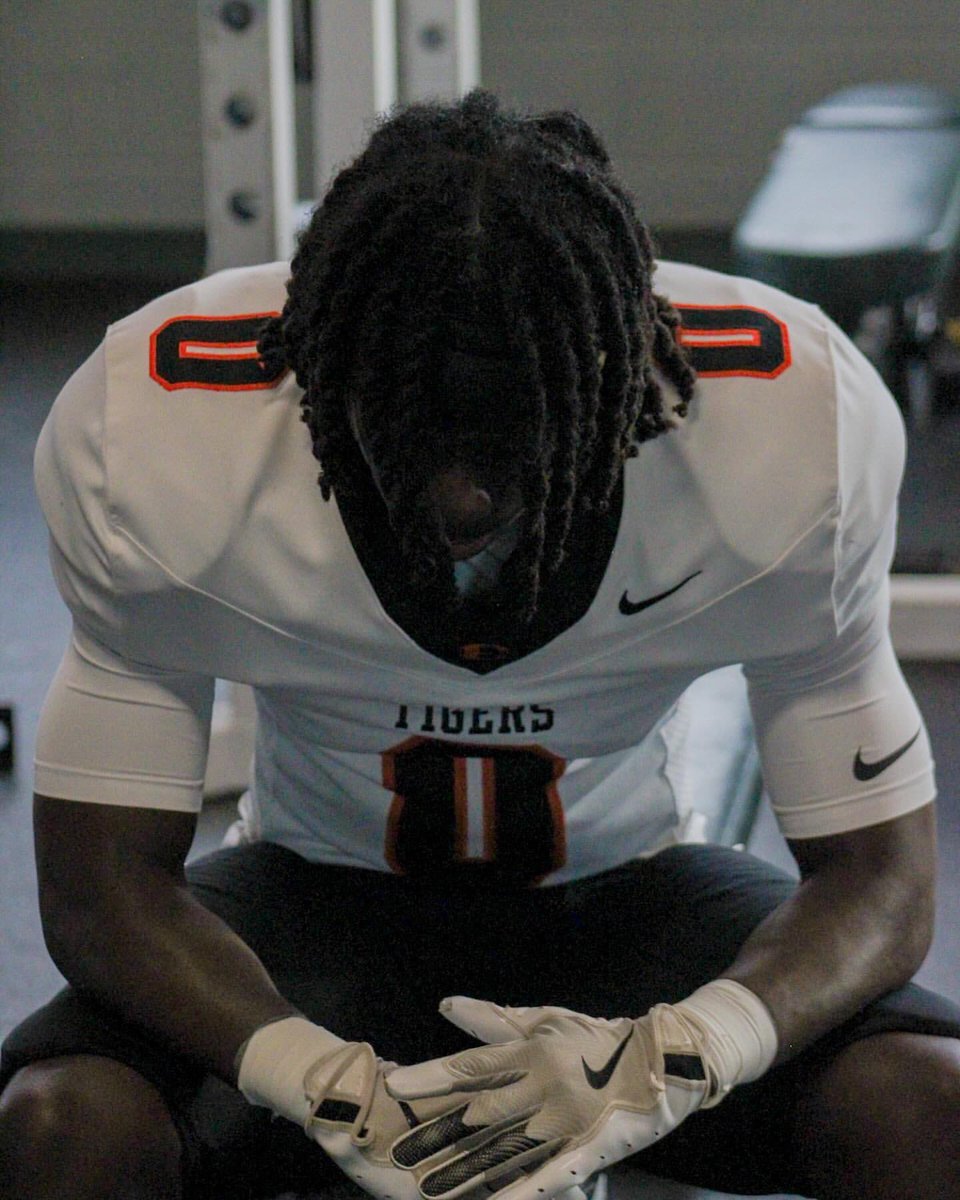 Ensworth Football (@ensworthfb) on Twitter photo Star Power ⭐️⭐️⭐️⭐️⭐️
.
.
.
<a href="/StarlingBishop1/">Bishop Starling</a> is showing the state of Tennessee why he's the best. The tape speaks for itself 🎞️
#CatchCatchBish 💨
#RecruitTheE 🐅
hudl.com/v/2Q3TtU Star Power ⭐️⭐️⭐️⭐️⭐️
.
.
.
<a href="/StarlingBishop1/">Bishop Starling</a> is showing the state of Tennessee why he's the best. The tape speaks for itself 🎞️
#CatchCatchBish 💨
#RecruitTheE 🐅
hudl.com/v/2Q3TtU
