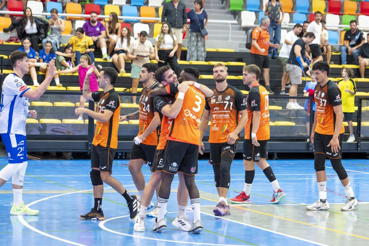 Fbalearhandbol's tweet image. 𝙀𝙡 𝙏𝙧𝙖𝙨𝙢𝙖𝙥𝙞 𝙂𝙤𝙗𝙮𝙘𝙖𝙧 𝙐𝘿 𝙄𝙗𝙞𝙯𝙖 𝙃𝘾 𝙀𝙞𝙫𝙞𝙨𝙨𝙖 𝙘𝙚𝙧𝙘𝙖 𝙪𝙣𝙖 𝙣𝙤𝙫𝙖 𝙫𝙞𝙘𝙩𝙤̀𝙧𝙞𝙖 𝙖 𝙘𝙖𝙨𝙖

El conjunt eivissenc tornarà a jugar a casa despres de vencer per la minima la setmana pasada a un dur rival com es Balonmano Cisne.