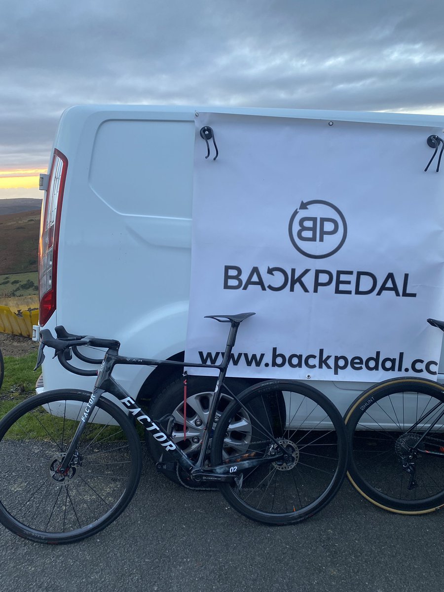 Ed Laverack tweet media