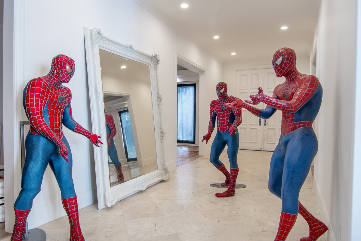 Zillow Gone Wild 🏡 tweet media