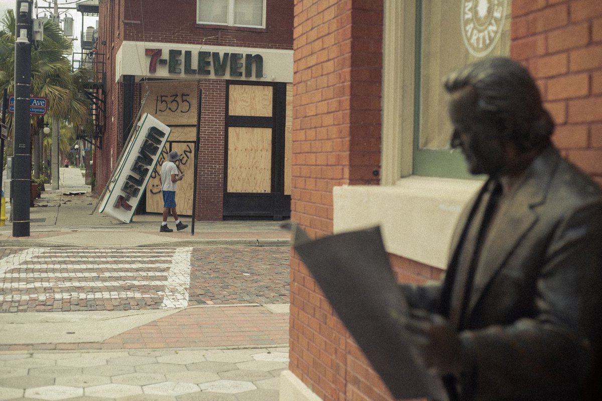 Historic 7-eleven has fallen victim to #HurricaneMilton #TampaBay
