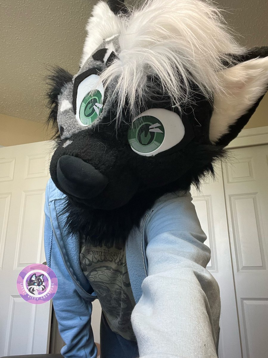 Annnd this suit is listed for sale! L!nk down below &amp; in my bio.  Fully lined, posable tongues, sub dye eyes, + squishy plush nose 🤌