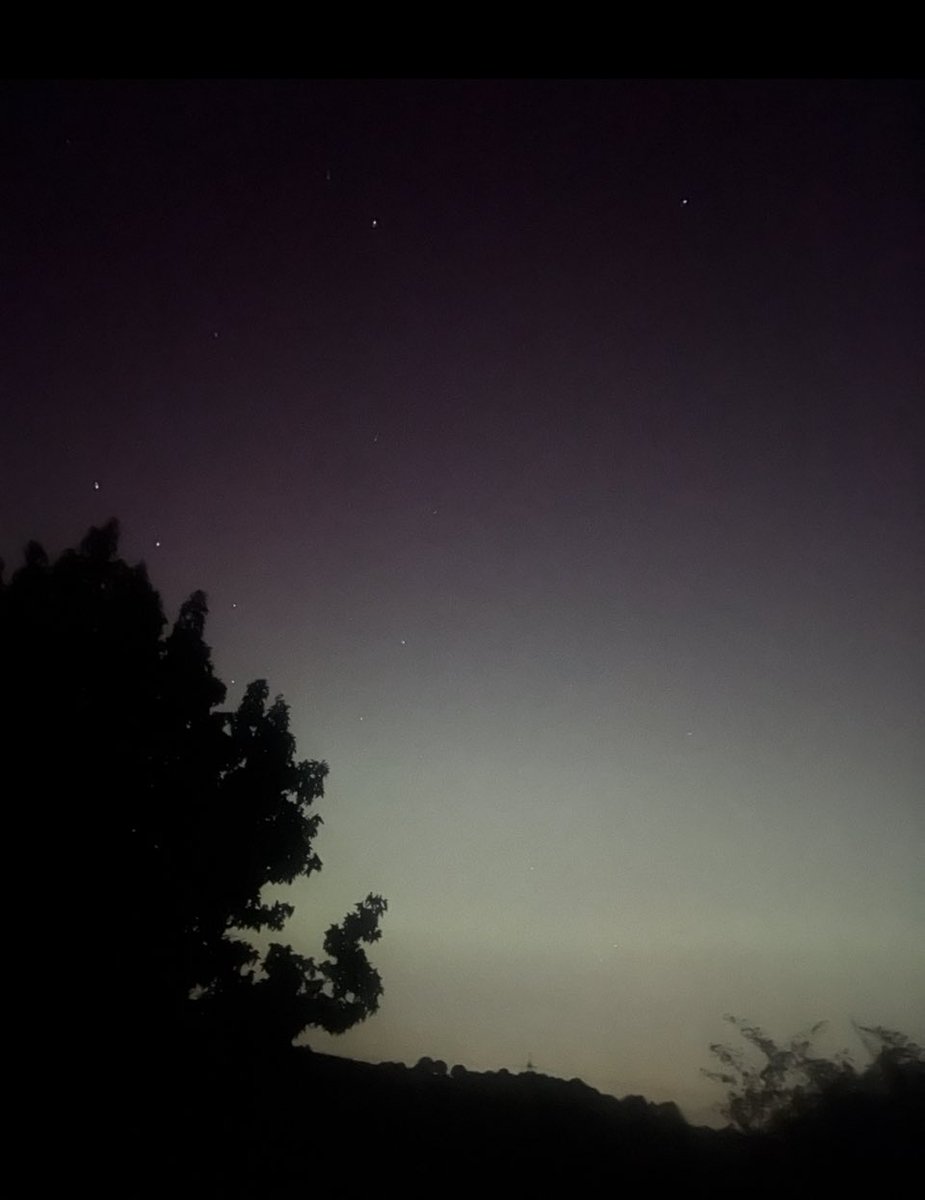 So magical. And I didn’t have to stay up until 3am to see it this time! #aurora #Auroraborealis #Worcestershire #nofilter