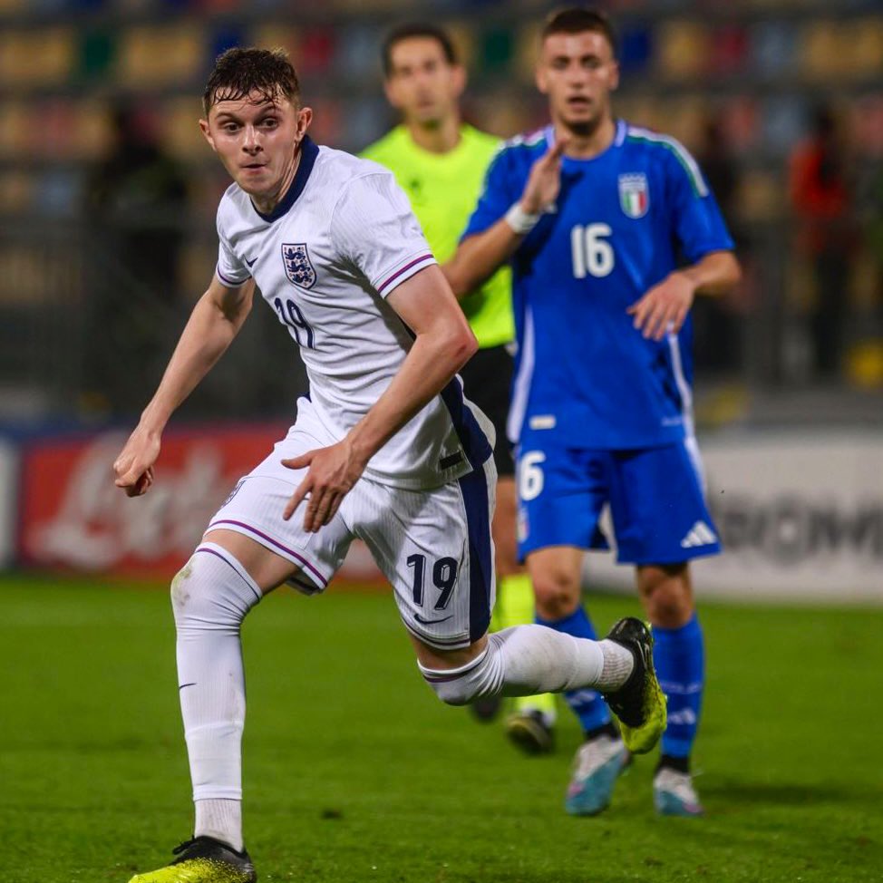🏴󠁧󠁢󠁥󠁮󠁧󠁿 Gent striker Max Dean had a big impact on his England U20 debut today. 

The 20-year-old had never played for his country at any age before but came off the bench to score a 92nd minute winner vs Italy. 

His goal secured a 2-1 win and sent England top of the U20 Elite League.