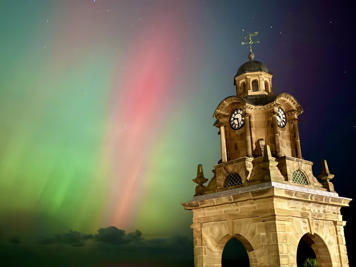 Northern Lights over Scarborough right now!