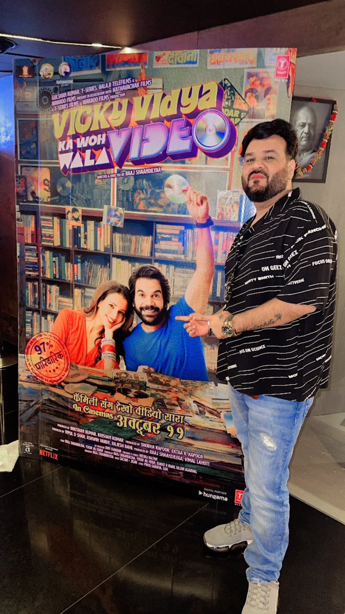 LPrem98's tweet image. #vickyvidyakawowalavideo #Review :⭐️⭐️⭐️⭐️⭐️
Entertaining
Full Rollercoaster of laughter There are many twists and turn too that hold up the audience #RajkumarRao at is best, #TriptiDimri comic timing is also great.Skip #Jigra and watch #VickyVidyaKaWohWalaVideo. #Gowithfamily