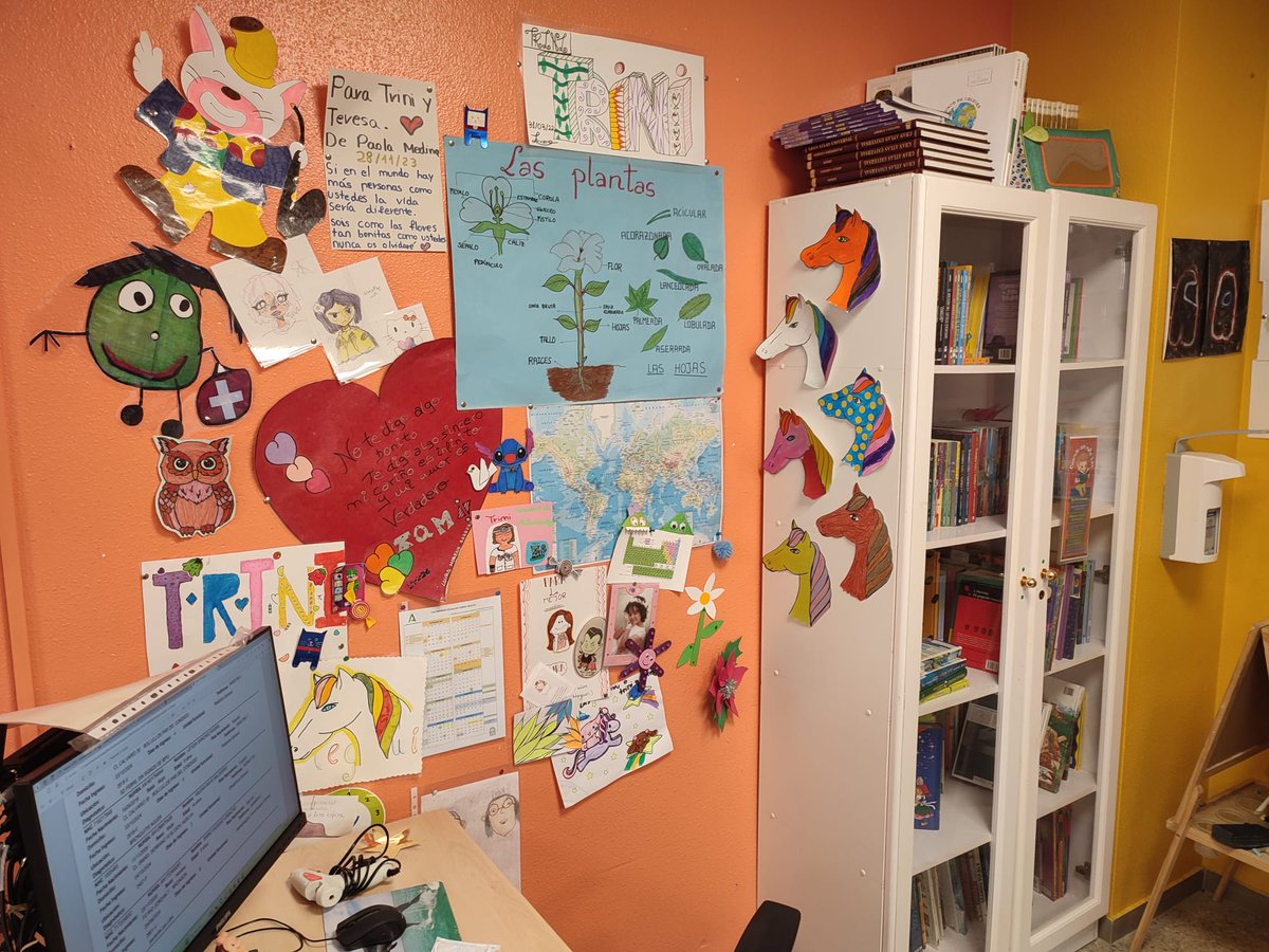 ordenacioneduhu's tweet photo. 2/2👉Es normal que se desconozca su existencia o la enorme labor que realizan las maestras responsables de este aula hospitalaria.
Desde estas líneas, vaya nuestro mas sincero reconocimiento a Trini y Tere, dos magníficas profesionales, indispensables en el desempeño de la labor. https://t.co/E3CMhoiQGx