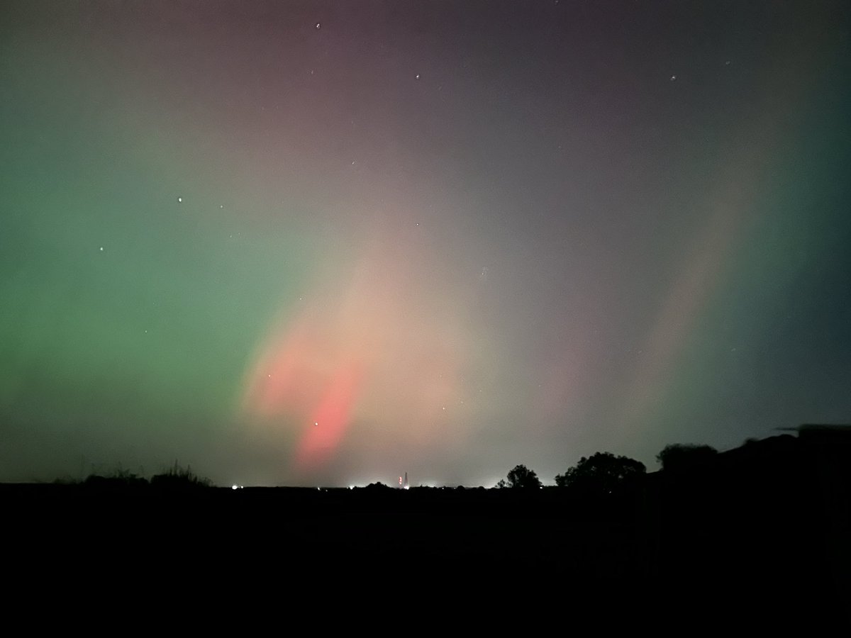 Aurora Borealis over Leicestershire tonight. Looking east towards Waltham on the Wolds.
