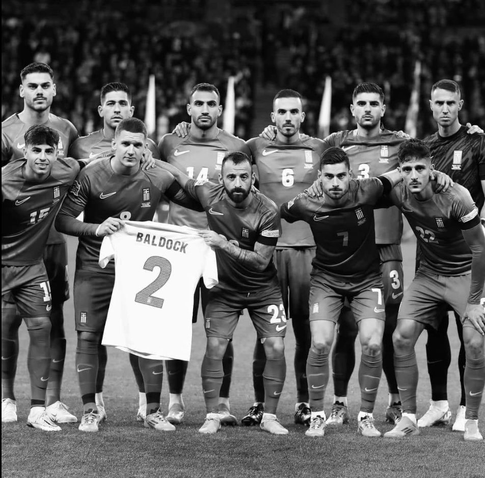 Cult24gr's tweet photo. Και πως να μην κερδίσεις όταν παίζεις με 12 παίχτες. https://t.co/0NMrMEeahR