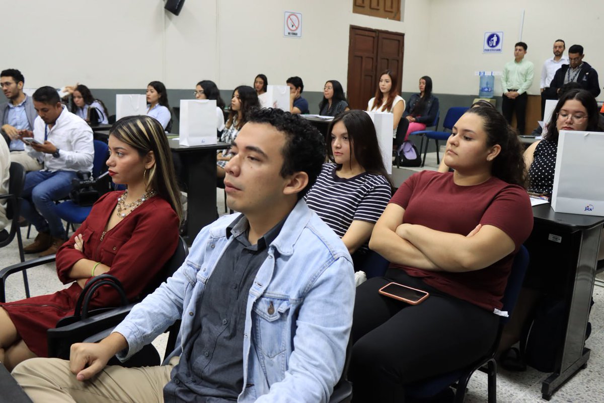 ¡#LaUES es la sede de la cuarta edición de la cátedra JICA! 🇯🇵🇸🇻 

De esta forma, impulsamos el intercambio académico internacional, ofreciendo a 50 estudiantes de la Facultad de Jurisprudencia y Ciencias Sociales acceso a conocimientos y experiencias de Japón. 🌏