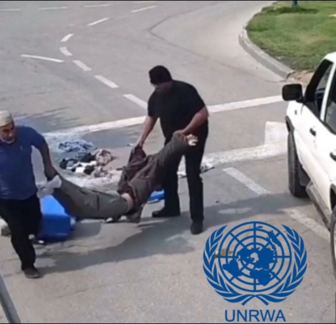 El padre de Yonatan Samerano, pide: COMPARTIR esta foto en la que trabajadores de UNRWA secuestran el cuerpo de mi hijo y lo llevan a Gaza.

¿Has oído que la organización terrorista UNRWA ha sido nominada al Premio Nobel de la Paz? No permitas que esta locura suceda.