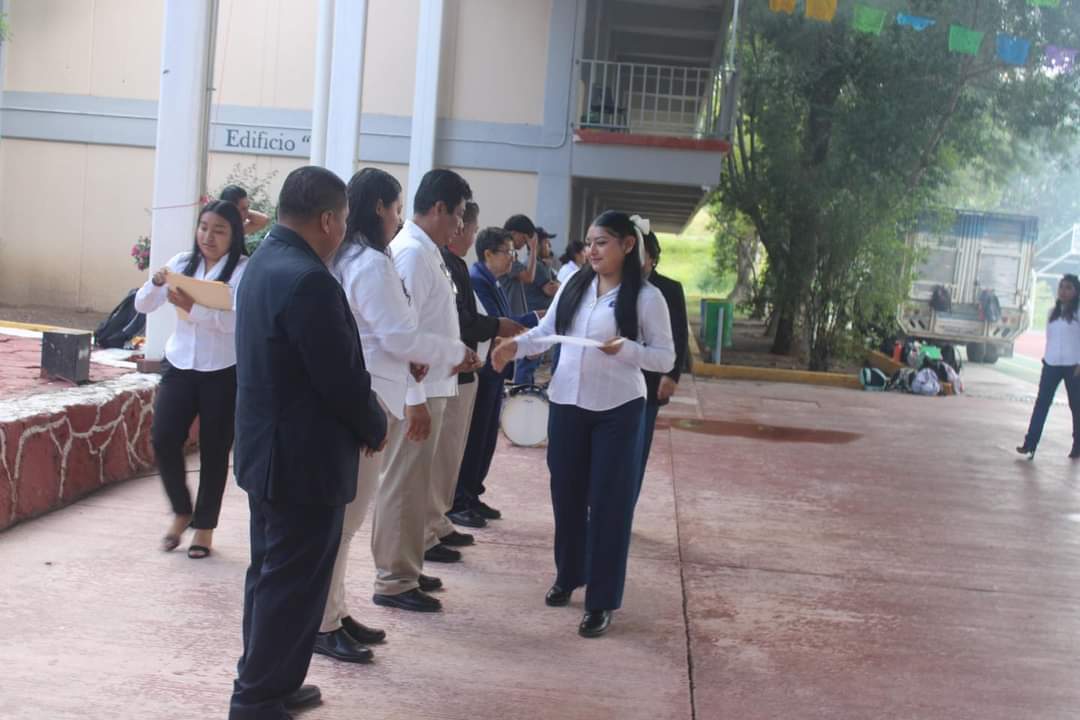 MovAcatlan's tweet photo. #Entérate || El TecNM campus Tecomatlán  rumbo a la etapa regional en Ciencias Básicas y Ciencias Económico-Administrativas

🌐 https://t.co/KBEX7eJUeu https://t.co/azfe9LTIBj