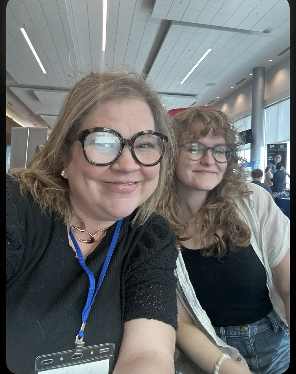 It’s the <a href="/GoJacksSDSU/">South Dakota State Jackrabbits</a> Communications Career Fair, <a href="/keloland/">KELOLAND News</a> booth Dream Team! One of us is a recent <a href="/sdsucollegian/">Collegian Media</a> editor who crushes it on KELOLAND.com and has great advice for current students. And the other is me! Thanks for hanging with me, <a href="/GTerrallKELO/">Gracie Terrall</a>! #KELOnews