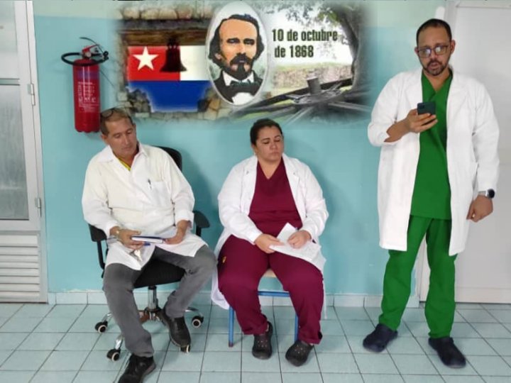 guienamorado's tweet photo. En el Oriente de África Republica de Djibouti, los colaboradores de la #BMCDJ🇨🇺🇩🇯, realizan Matutino especial, por 156 Aniversario el inicio de la guerra por la independencia de #Cuba🇨🇺
10 de Octubre 1868.
#CubaViveEnSuHistoria 
#CubaCoopera https://t.co/KZP0VkbQVA