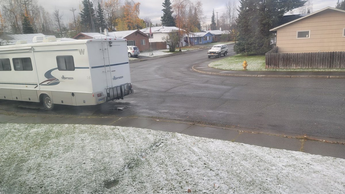 MikeLightnerAK's tweet photo. First snow last night.  Reminds me of Alaska in the late 1980.  I hope this isn't a sign of the next Ice Age....lol https://t.co/rwuNpaTOqX