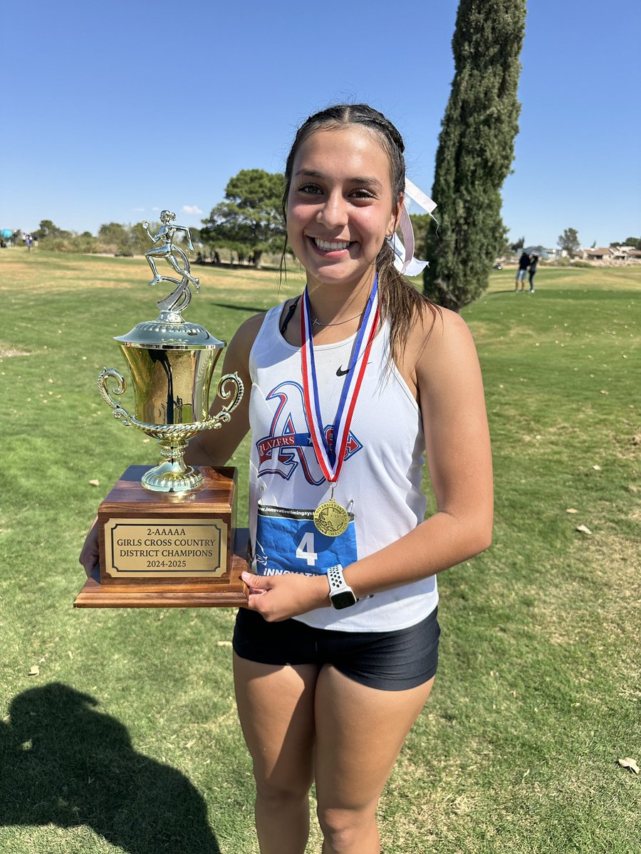 bellasurf01's tweet photo. Incredibly proud to be a part of the 2-5A District XC CHAMPS @Americas_HS ❤️🤍💙 Finished district earning points for our team and coming in 11th overall 🙌🏼  @Prep1USA https://t.co/Ixw9tGHudk