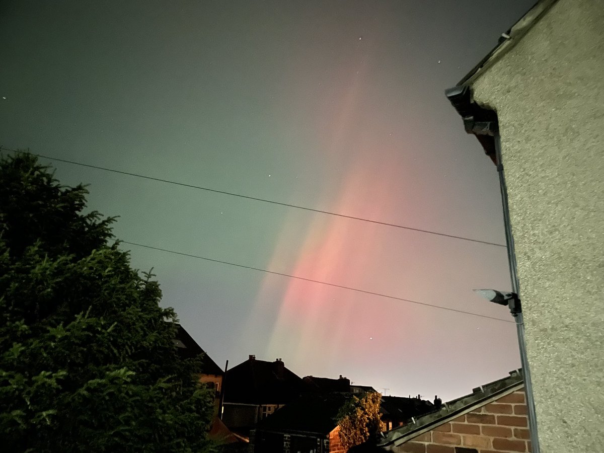 I’ve seen worse skies! Aurora Borealis in #Sheffield.