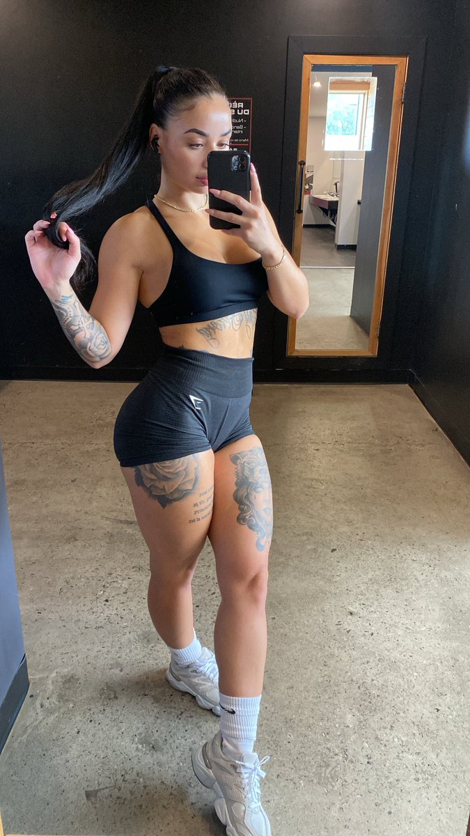 Made my vip page for FREE!! Check my links in bio 🥰🫶🏼