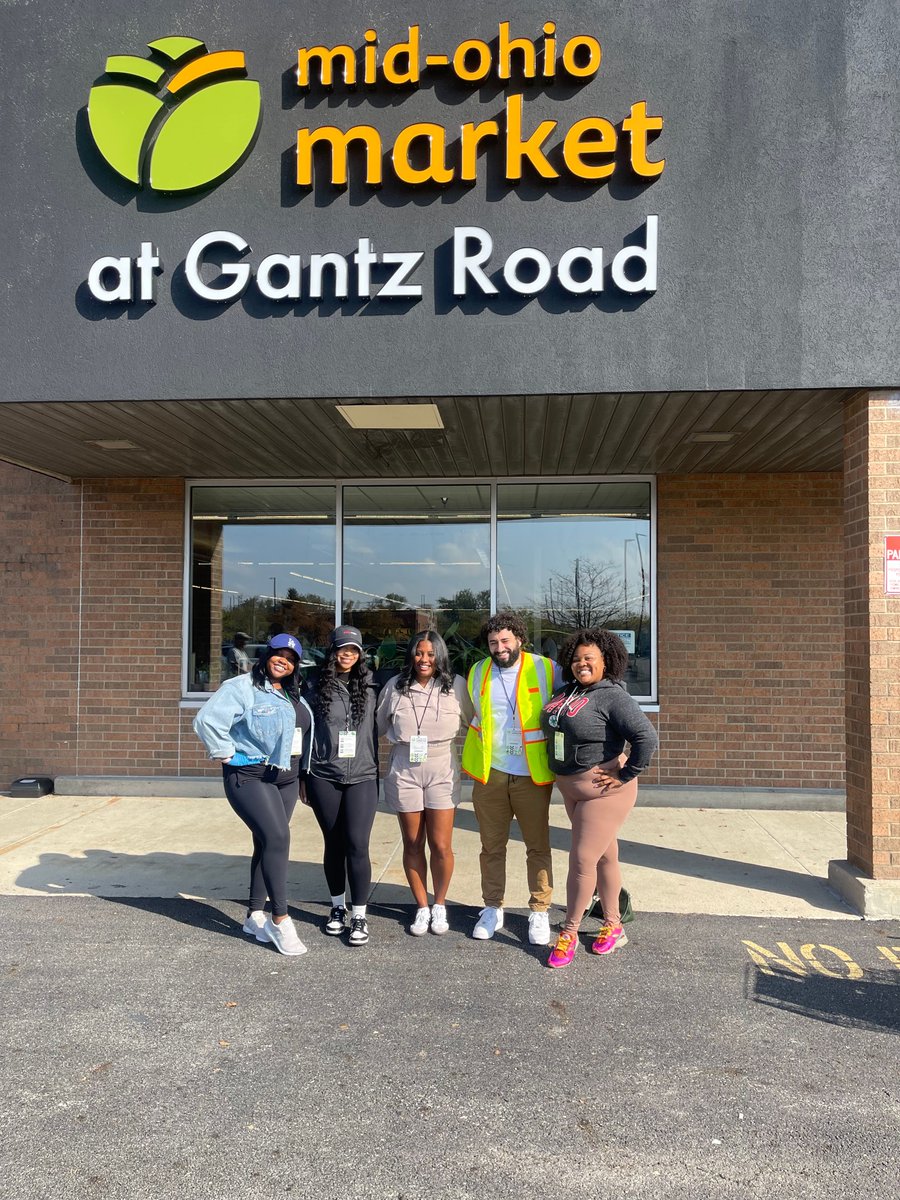 JMLBA's tweet image. Over the weekend, volunteers from JMLBA generously gave their time to assist at the Mid-Ohio Food Collective - Gantz Road Market.

 If you have any suggestions for community service activities or wish to join JMLBA's community service projects, feel free to reach out!
