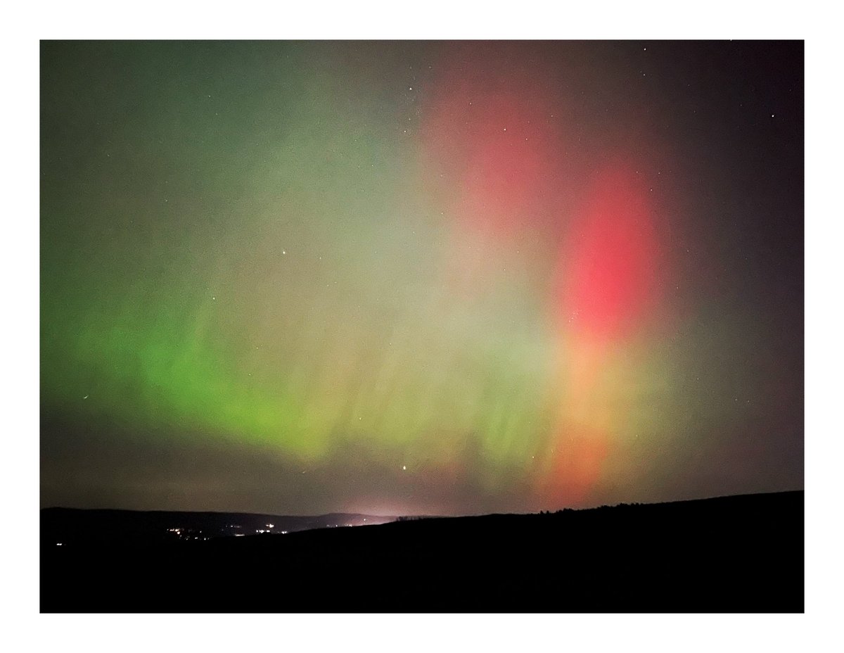 ipd1967's tweet image. Aurora over Skipton, UK