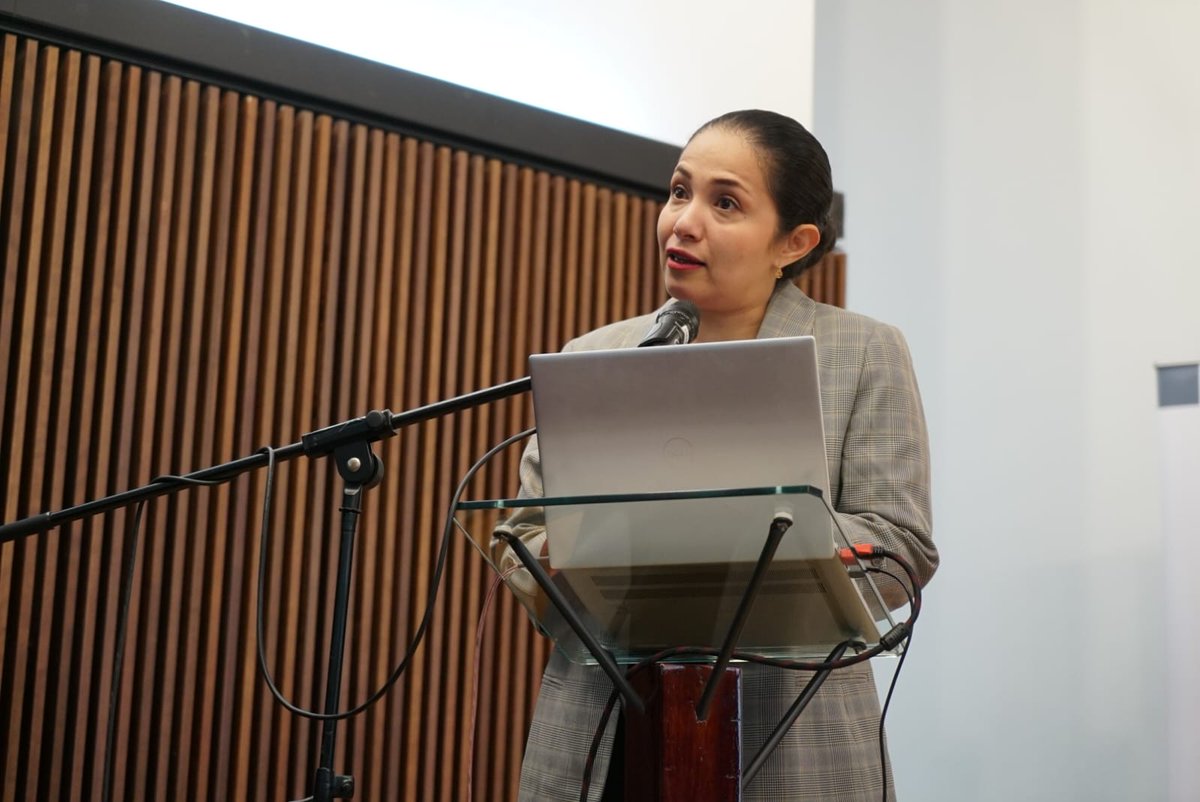 El decano, Víctor Aguilar, destacó "la importancia de formar alianzas entre el sector público, privado y la sociedad civil para enfrentar de manera integral los desafíos alimentarios". Por su parte, Otilia Cordero, directora de la maestría, se enfocó en los temas sociales.