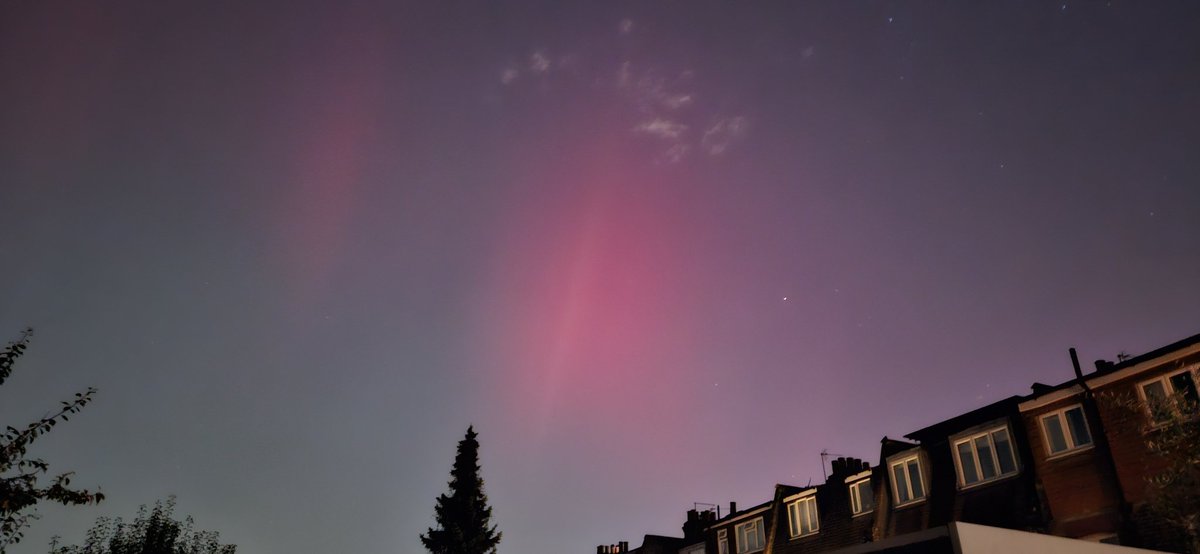 FranciscaSconce's tweet photo. Finally see the aurora in #wildputney https://t.co/PFmtkxeeCo