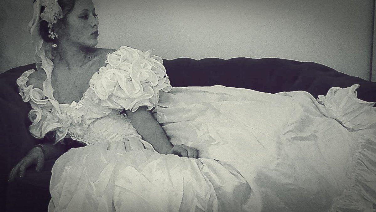 Schaue grade meine alten Facebookbilder an, hab den gem hier gefunden. Wer will mich heiraten? 🤡