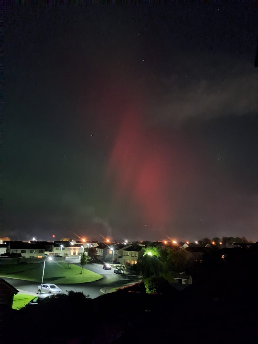 trebor6550's tweet photo. #northernlights #Limerick https://t.co/BXo0pZ5NGp