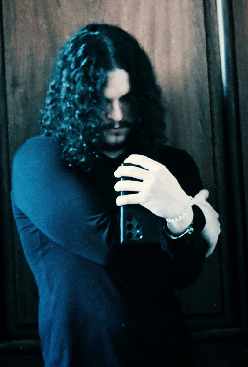 simvlta's tweet image. Getting ready for the end of the year art versus artist post~