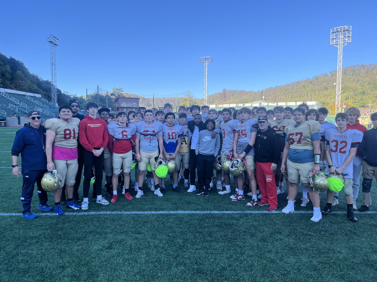 You know your program is special when a <a href="/NFL/">NFL</a> alum and current <a href="/espn/">ESPN</a> personality drops by practice unannounced showing his son where he came from!
Thank you <a href="/Hawk/">Andrew Hawkins</a> for letting the team know how much the program meant to you! #GBGC