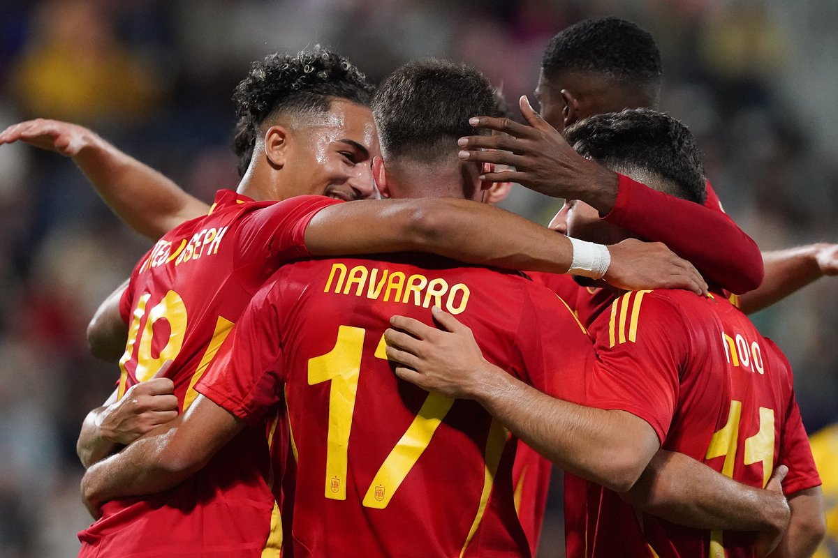 📰 CRÓNICA | España sabe sufrir para mantenerse invicta (4-3)

➡ Un 'hat-trick' de Mateo Joseph y un tanto de Turrientes dan la victoria a los de Santi Denia en La Línea.

🔗 rfef.es/es/noticias/cr…

#U21EURO