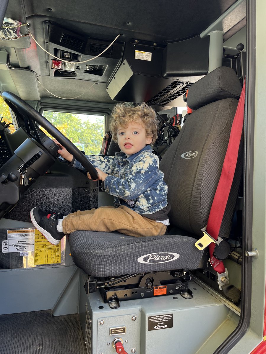 MLCDS_NJ's tweet photo. What a great day with a visit from the Mt. Lakes Volunteer Fire Dept.   We learned so much about fire safety too! https://t.co/B9FL2P7pSQ