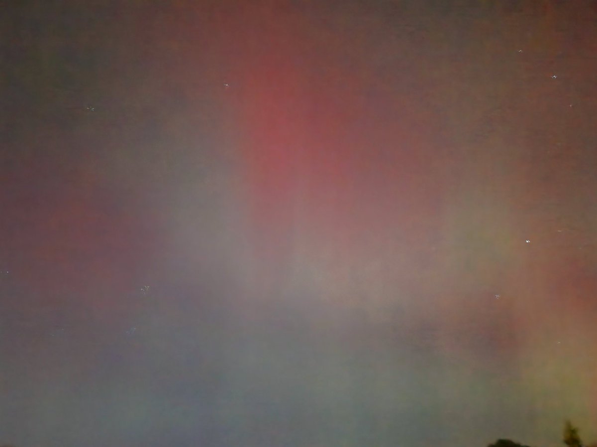 KellyMParry's tweet image. Very pretty sky over Midlothian tonight ✨️ #AuroraBorealis #Midlothian